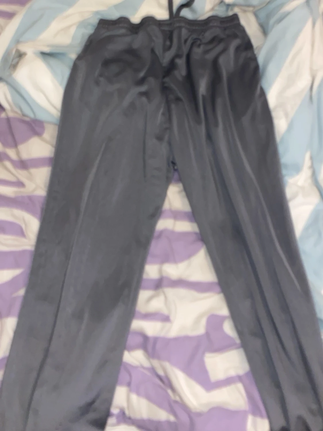 Grått loungewear-set från Mckenzie - 4