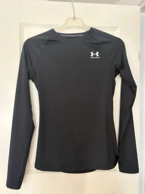 Underarmour långärmad tröja - Har endast använt några gånger