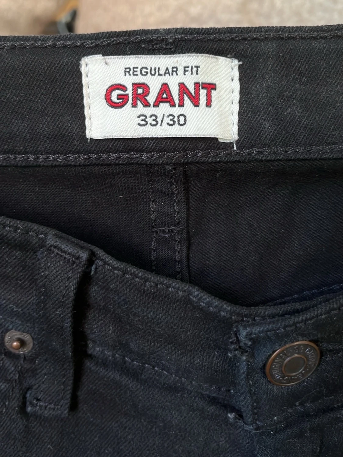Svarta raka jeans från Grant  - 2