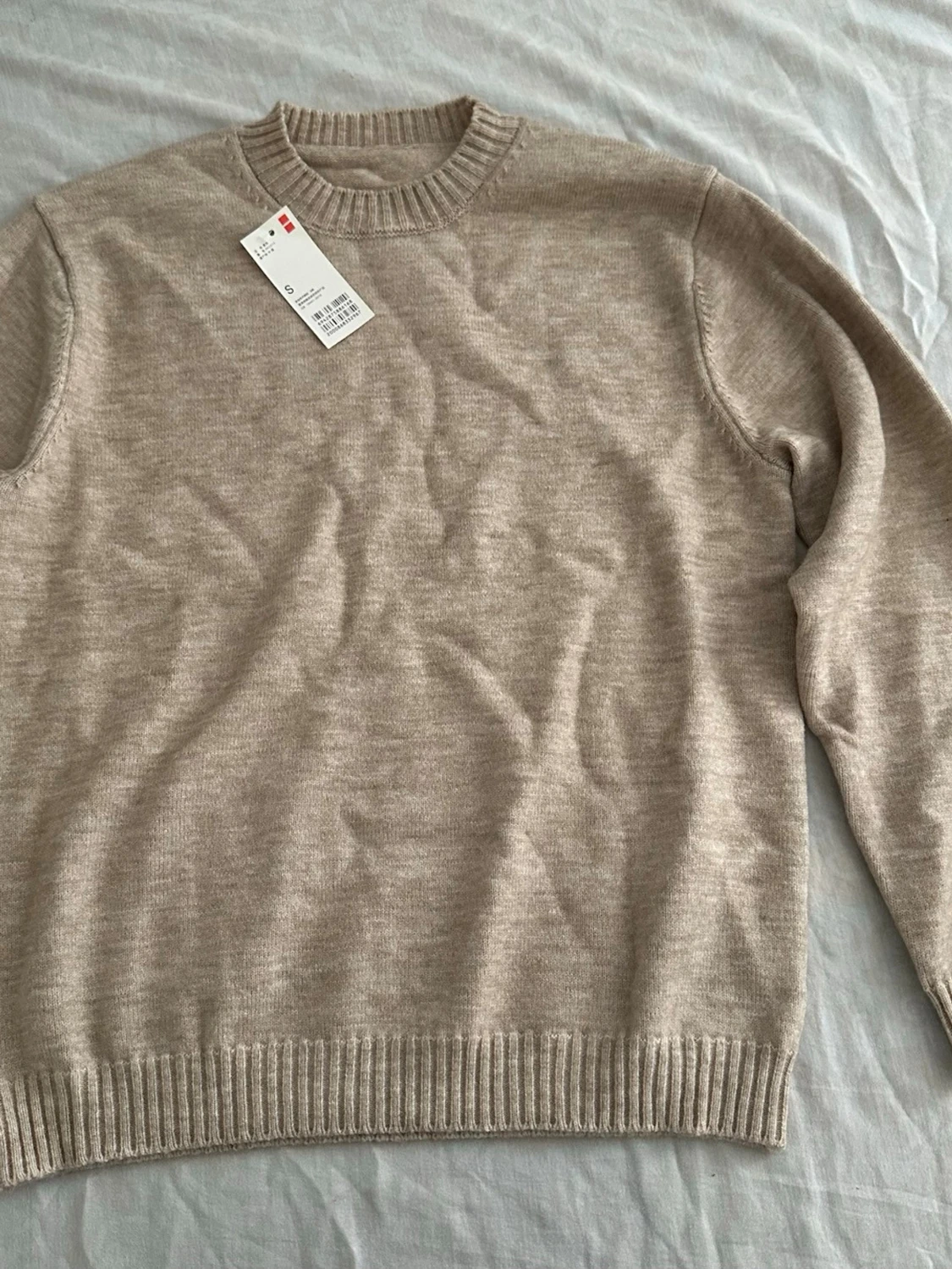 Beige stickad tröja med rund hals - 2