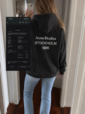 Acne studios hoodie  - Hej! Säljer nu min acne studios hoodie som är äkta (till skillnad från 99% av alla acne annonser här) jag har även äktahetsbevis. Den är utan defekter och i ett väldigt bra skick’ ☺️
