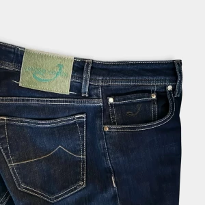 Jacob Cohën Jeans 688 | 30 - Sjukt snygga jeans från Jacob Cohën | Finns även att köpa på carlinofashion.se -> gratis frakt över 1000kr
