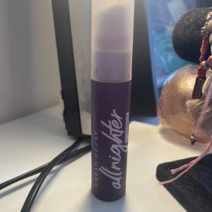 Urban decay settingspray - Urban decay settingspray all nighter i liten storlek (30ml) använd 2-3 ggr
