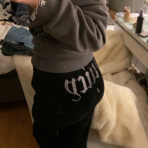 Juicy couture  - Så himla mjuka och sköna, säljer dem då de inte kommer till användning, använda cirka 3 ggr 