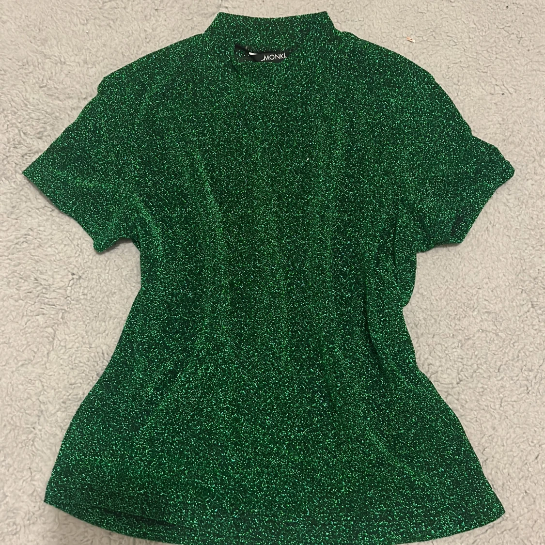 Glittrig monki tshirt