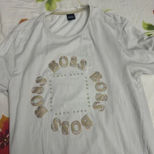 Hugo boss T-shirt  - Hugo boss T-shirt strl S