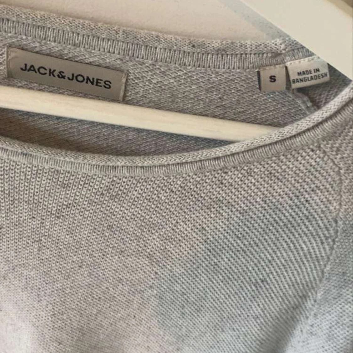 Grå stickad tröja  - 91