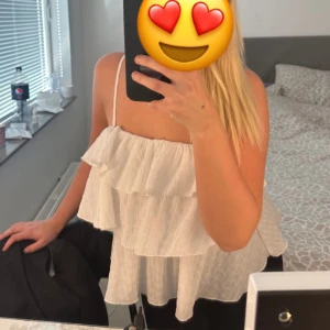 Vit topp🤍 - Jätte gullig vit topp, Kommer inte till användning 🤍
