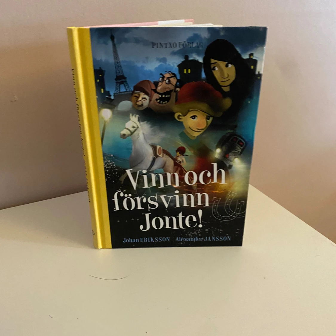 2 roliga och spännande böcker  - 90