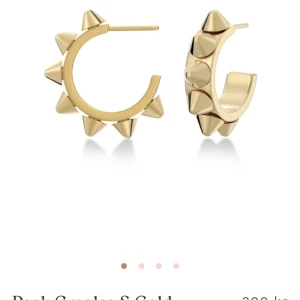 Edblad örhängen - Säljer mina superfina edblad örhängen, i nyskick. Så användbara och passar till allt❤️❤️