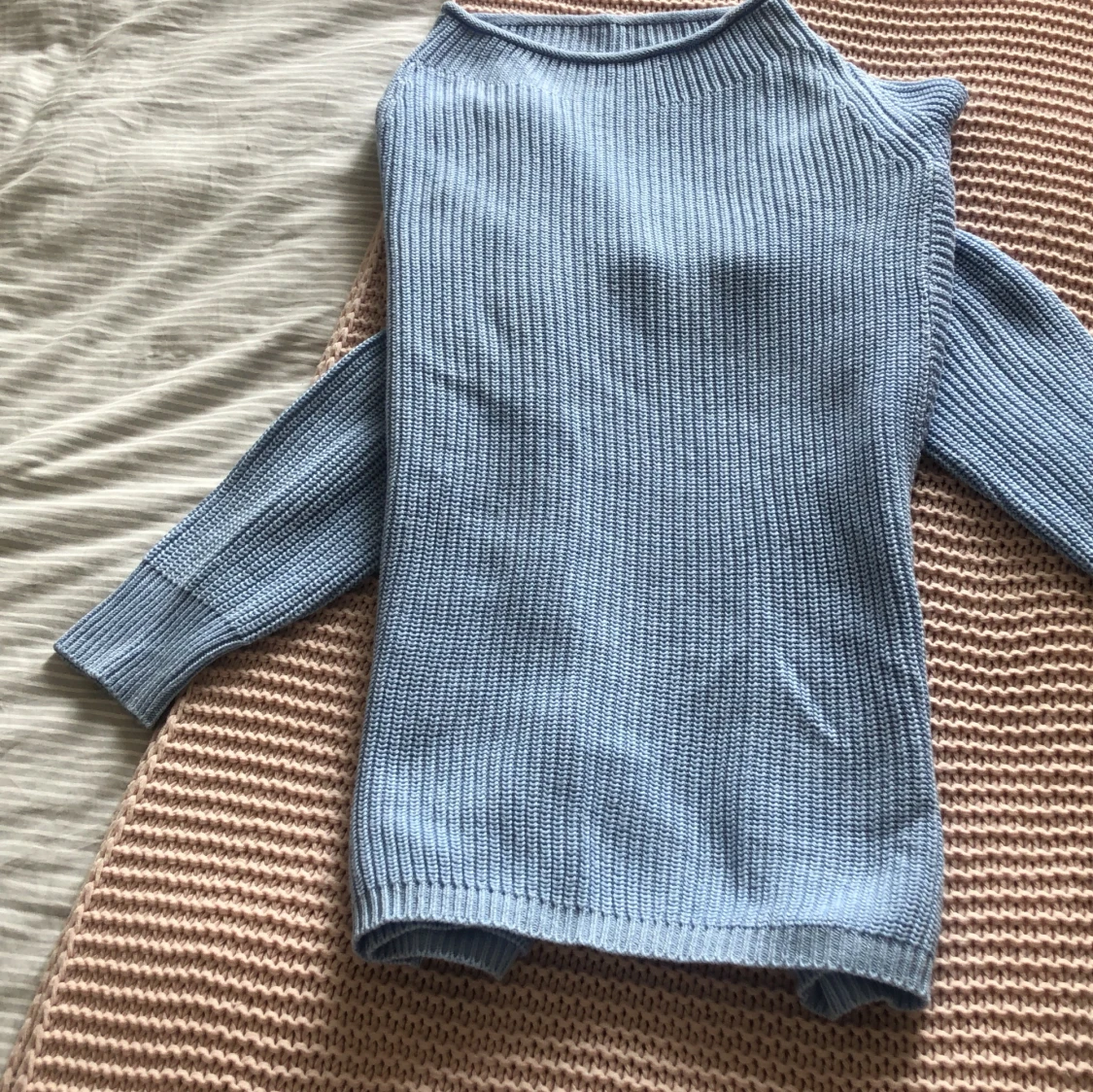 Ljusblå tröja  - 90