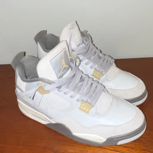 Jordan 4 craft phontom dust - Storlek eu 46 us 12 nytt Skick använda tre gånger. Köpta 2023 från Sneakers and Stuff. Passar också 45 kanske 44.