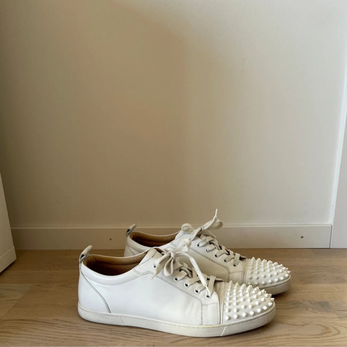 Christian Louboutin - 90