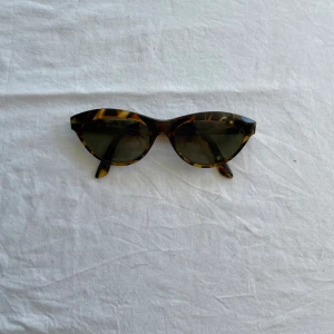 Solglasögon  - Bra skick! Frakt ingår inte 🌸✨