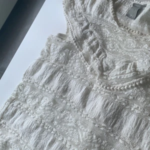 Spettströja🤍 - Vit spettströja som inte kommer till användning,den är ifrån Lindex och är i storlek S💕💕