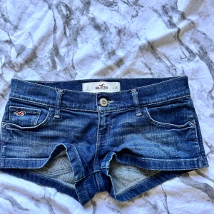 lågmidjade shorts - Mycket bra skick, knappt använda, Från Hollister 