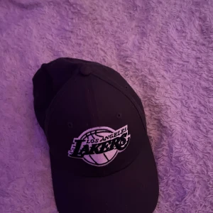 New Era Keps - Vanlig new era keps köpt ifrån footlocker. Size: one size fits all De finns inga defekter med kepsen. 