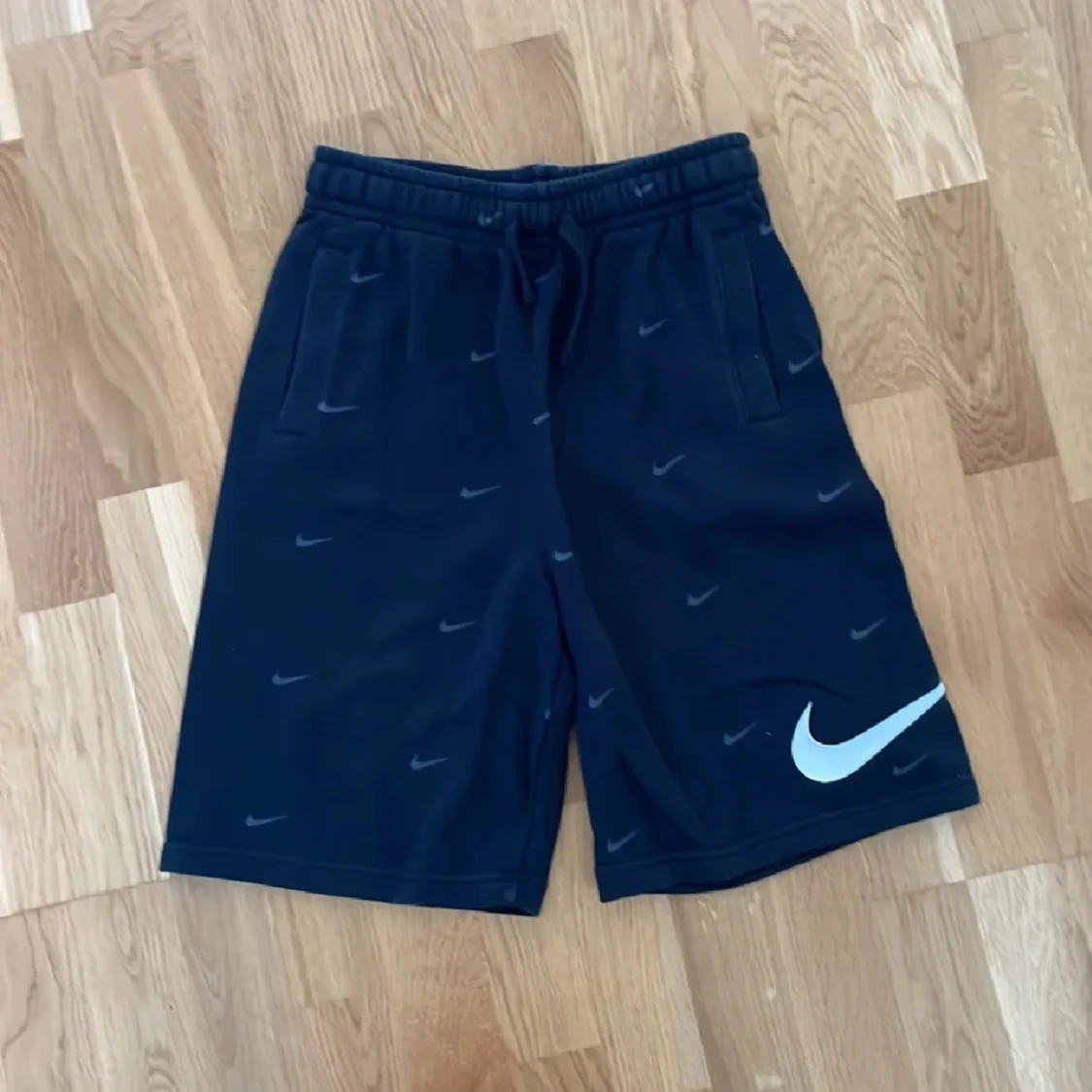 Nike shorts - 90