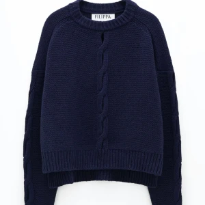 Filippa k tröja - Säljer denna supersnygga tröjan från filippa k som är jättecoolt stickad. Lite nopprig men jag kan fixa det om det önskas💕💕Nypris 3200