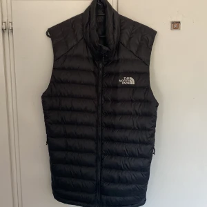 The North Face väst - The North Face väst storlek M. Aldrig använd!