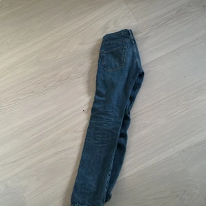 Levis 501 - Levis 501  Storlek 28 32 passar 15 åringar 