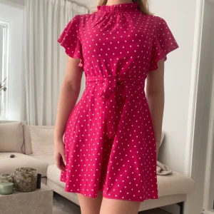 Klänning - Klänning från shein, aldrig använd