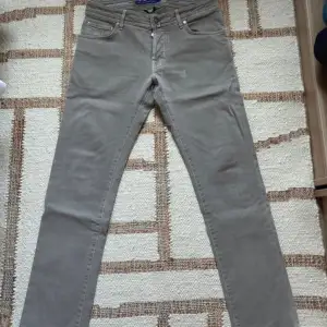 Herr jeans från Jacob Cohën strl 32 i nyskick endast använt 1 gång, dem har blivit för små för min sambo