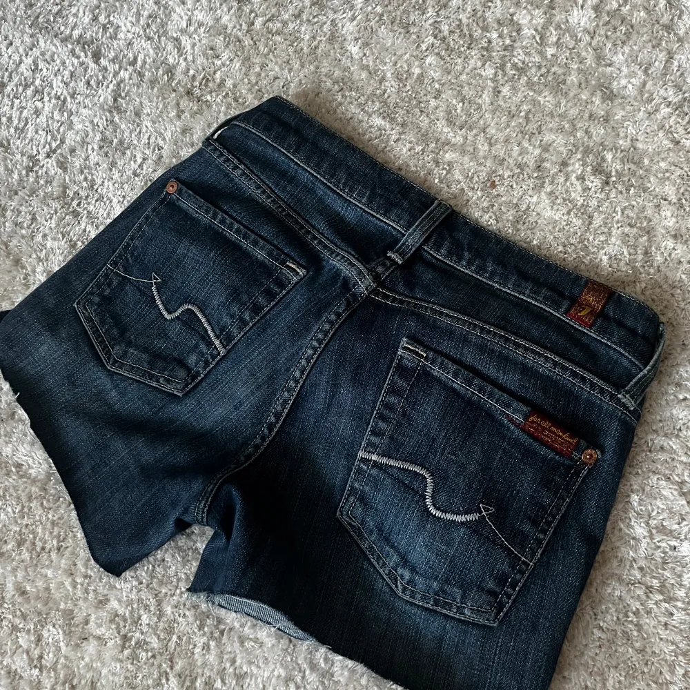 Low Waits jeans shorts 💗. Shorts.
