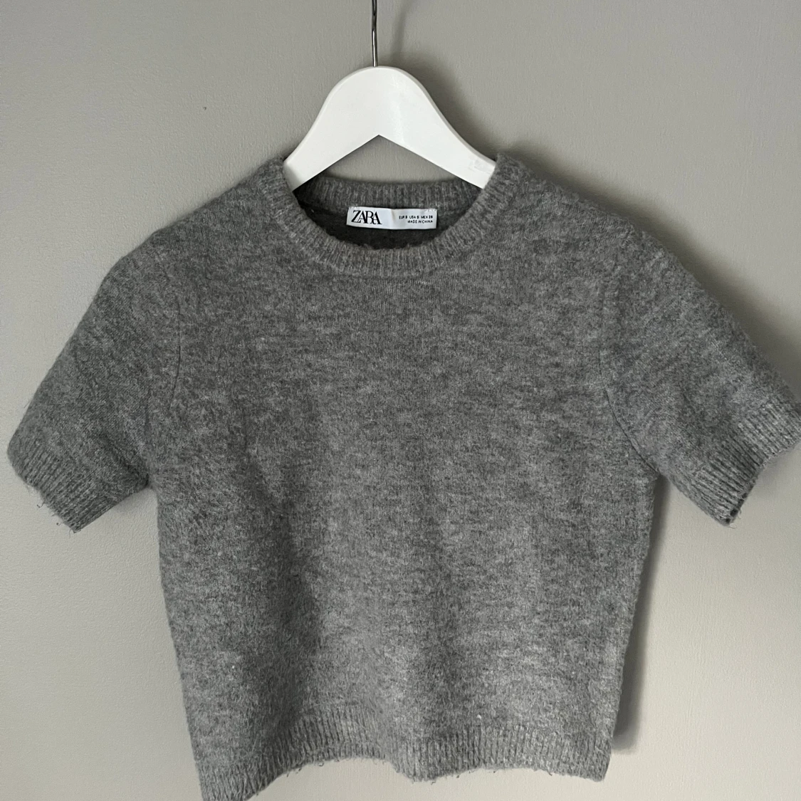 Zara Stickad T-Shirt
