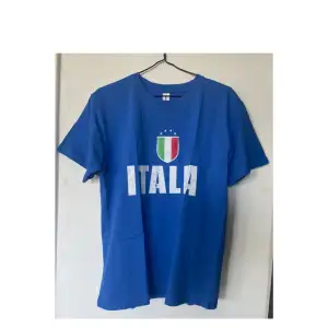 Sommar T-shirt med en italiensk mönster 🇮🇹