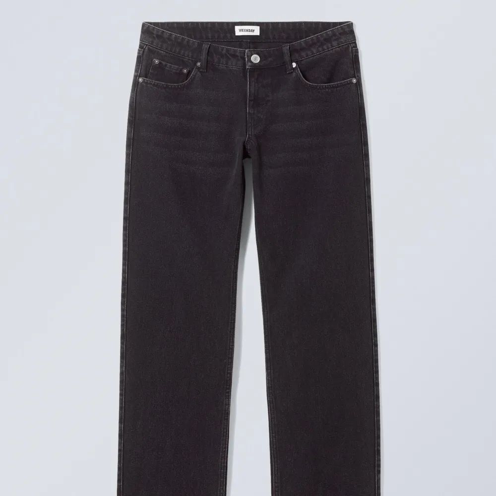 Weekday lowwaist jeans. Jeans & Byxor.