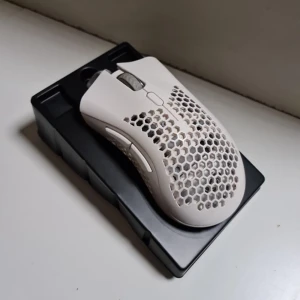 NOS M-650 mus för gaming (vit) - Använts som en reservmus/ knappt använd och är som i nytt skick. 