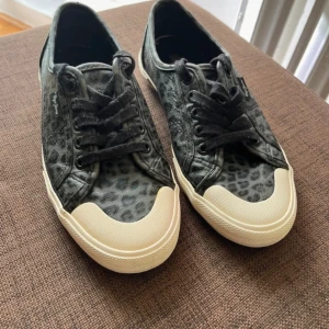 Leopard skor❤️‍🔥 - Skor med leopardmönster som är såå najs nu till sommarn❤️‍🔥