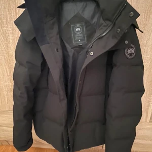 Canda Goose black label - 9/10 Skick Storlek M