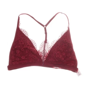 Ny Victorias secret spets bh strl S (A,B) - Ny Victorias secret spets bh strl S (A,B) a och liten b kuppa Stängs frantill går att ändra längden men inte bräden Skick som ny har platss för kuddar men tyvärr inga kudda i