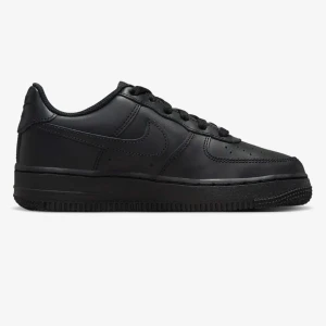 Nike air force 1 - Säljer helt nya Nike air force 1 pga av att dem inte passar i storlek 37. Säljer för 450kr