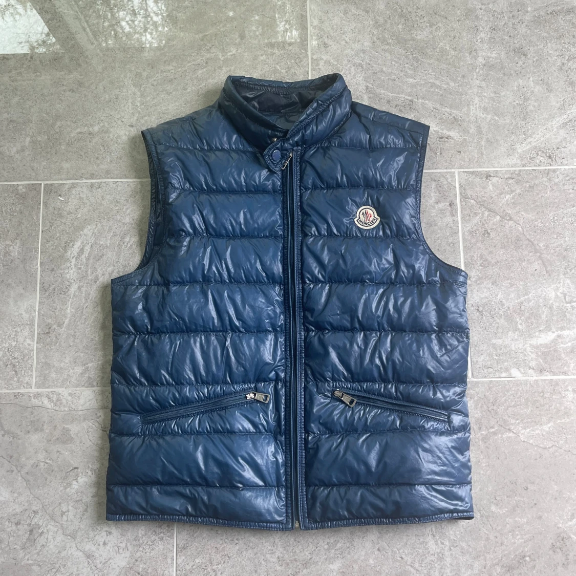 Moncler GUI Väst (ÄKTA)