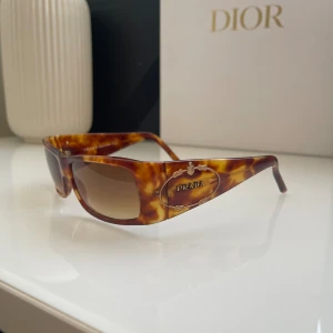 PRADA solglasögon  - Ikoniska vintage Prada solglasögon 🤍🤍 Köpta på Vestiaire Collective. 