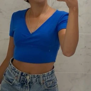 Skrikblå topp 💙 - Skrikblå söt topp 💙 Storlek XS 