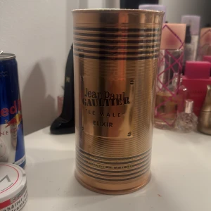 Jean paul gaultier parfym - Oöppnad Jean paul gaultier parfym  Le Male Exilir Nypris- 1550 mitt pris-1050