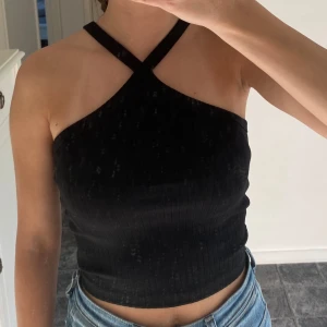 Svart topp - Jättefin svart topp💞 knappt använd