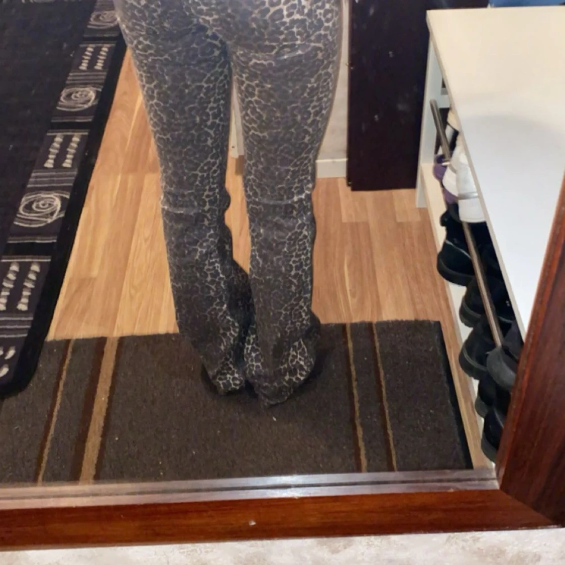 Lågmidjade leopard jeans  - 90