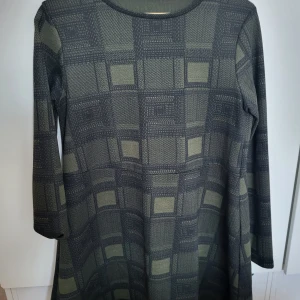 Vinter- och höstklänning, storlek M - Vinter- och höstklänning, storlek M