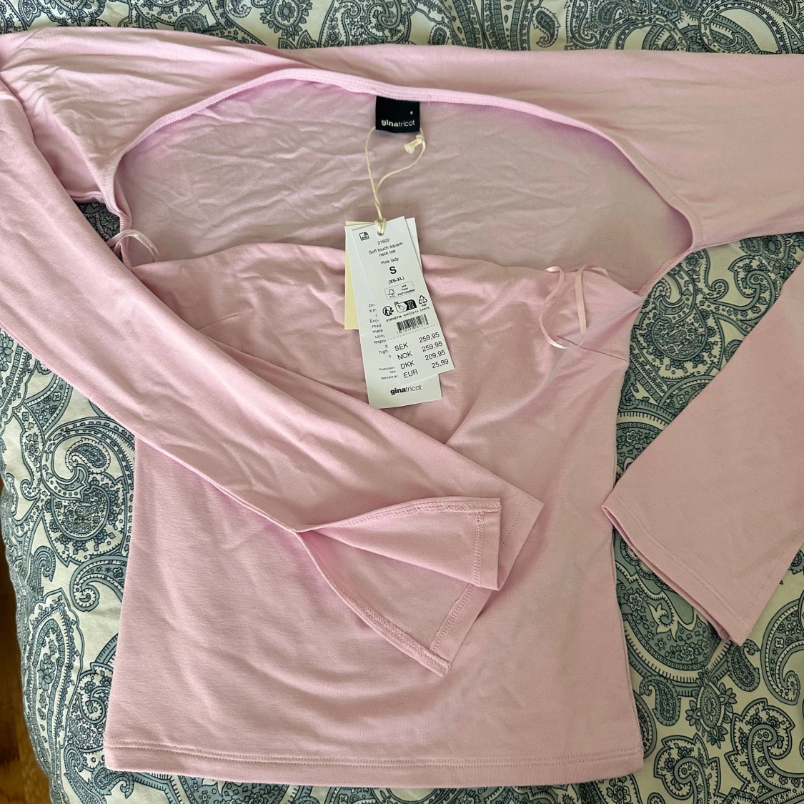 Ljusrosa topp från Gina Tricot