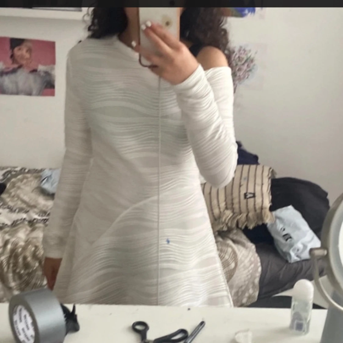 Vit klänning med en arm