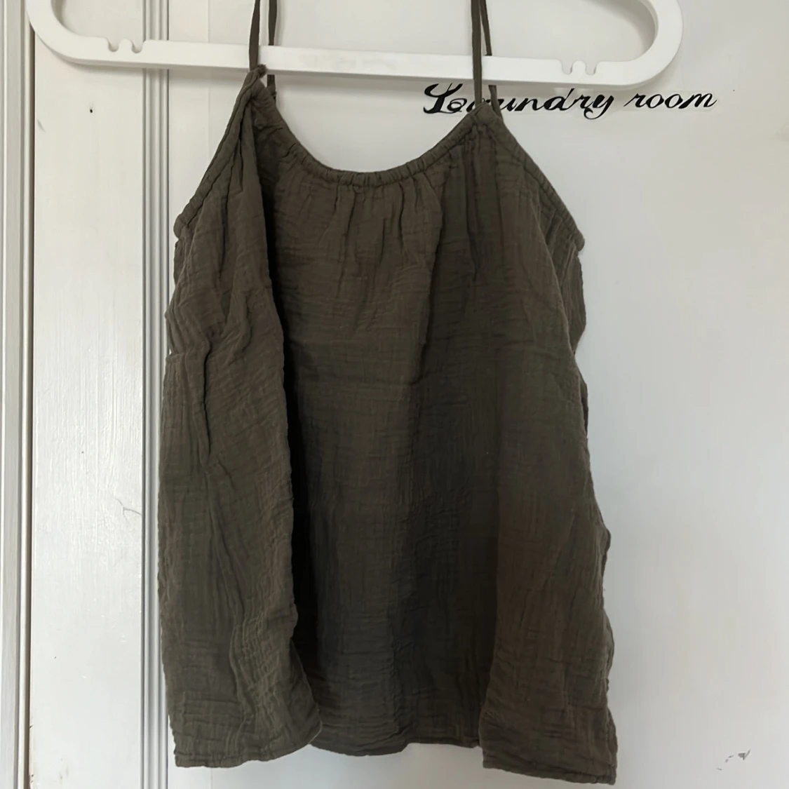 militärgrönt linne ifrån h&m🩷