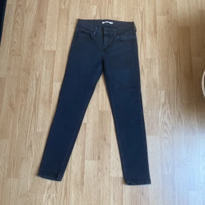 Levi’s Jeans - W28/L32