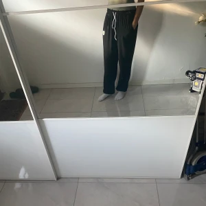 Svarta mjukis byxor  - Super snygga och sköna svarta mjukis byxor! Dessa är från Gina Tricot. De ligger vid bra skick. Original pris 200kr. 💖💖