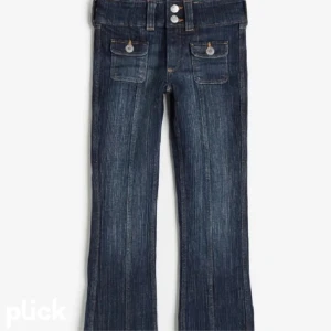 Slutsålda hm jeansen - Säljer dessa jätte populära jeans i strl 164 men skulle säga passsar xs/s del här var helt slutsålda men går inte att köpa längre nu inga defekter pris går att diskuteras❤️
