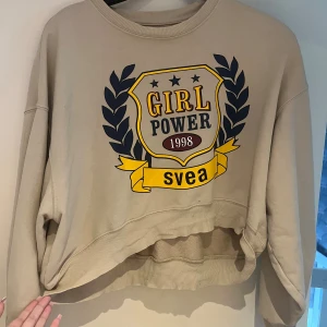 Svea tröja - Säljer denna tröja. Jag visste inte ens att jag hade den. Tröjan är äkta.